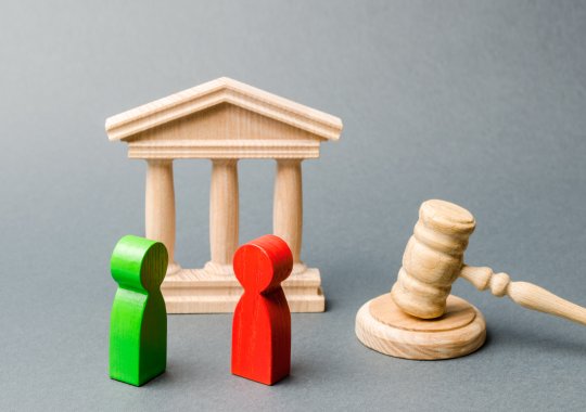 由于没有支付房租而被赶出。