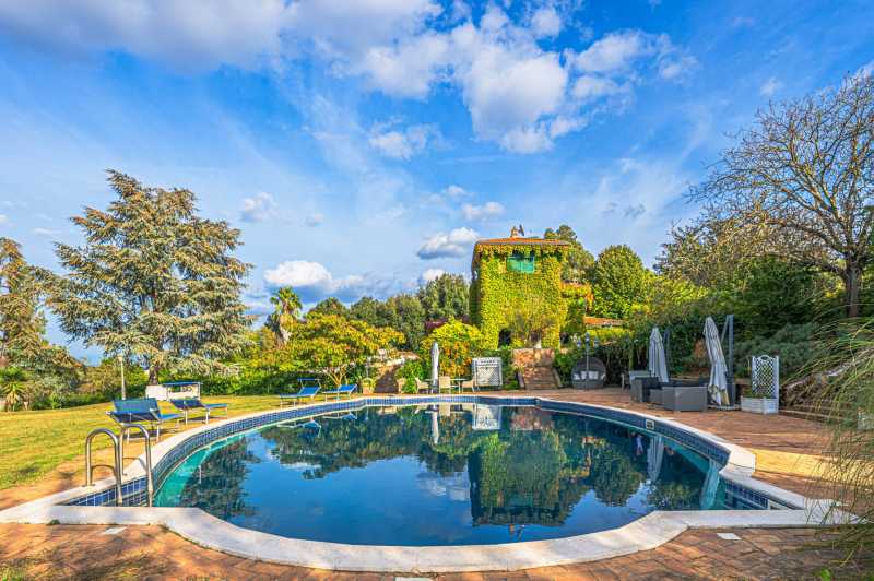 出售靠近罗马的别墅。