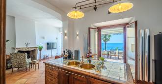 圣玛丽内拉,罗马,海边的历史独特别墅。