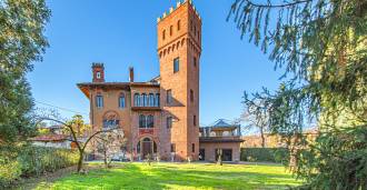 博戈马内罗的豪华城堡待售