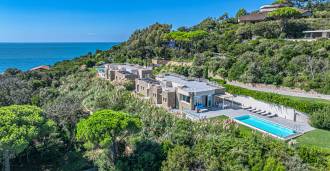 现代别墅带泳池，位于蓬塔阿拉，出租